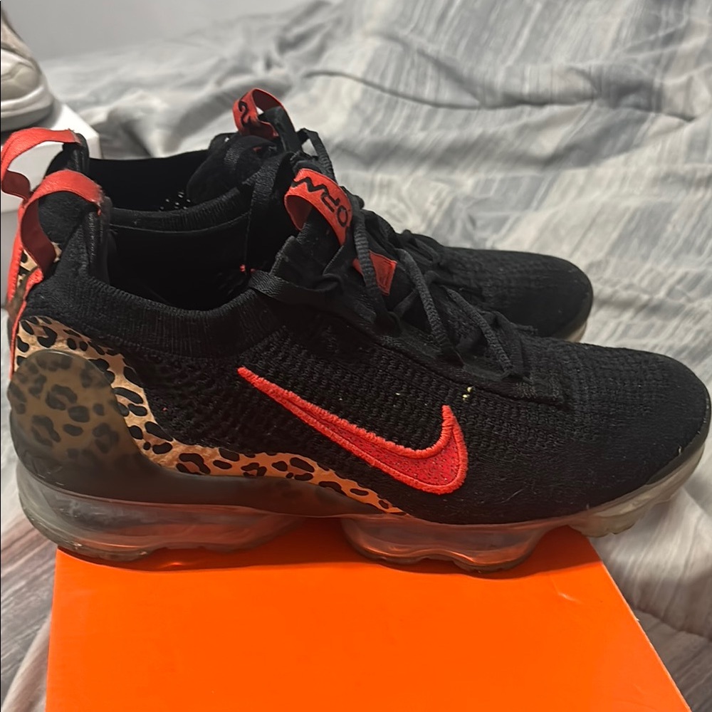 Nike Air Vapormax 2021 FK Black Red Sneakers - Picture 4 of 6